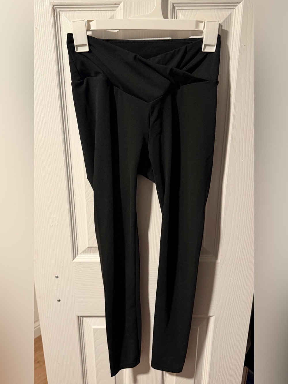 Womens Black Cross-Front Waist Active Leggings